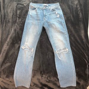 Zara Mid-Rise, Straight Legged Jeans | Size: 6